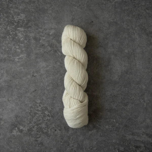 Latte - Baby alpaca fibre - Knomad yarn store