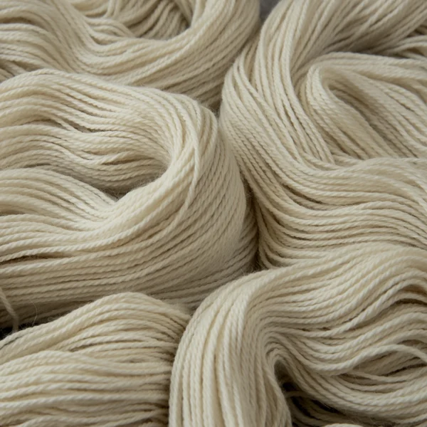 Latte - Baby alpaca fibre - Knomad yarn store