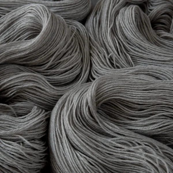 Yasmin (grey) yarn store